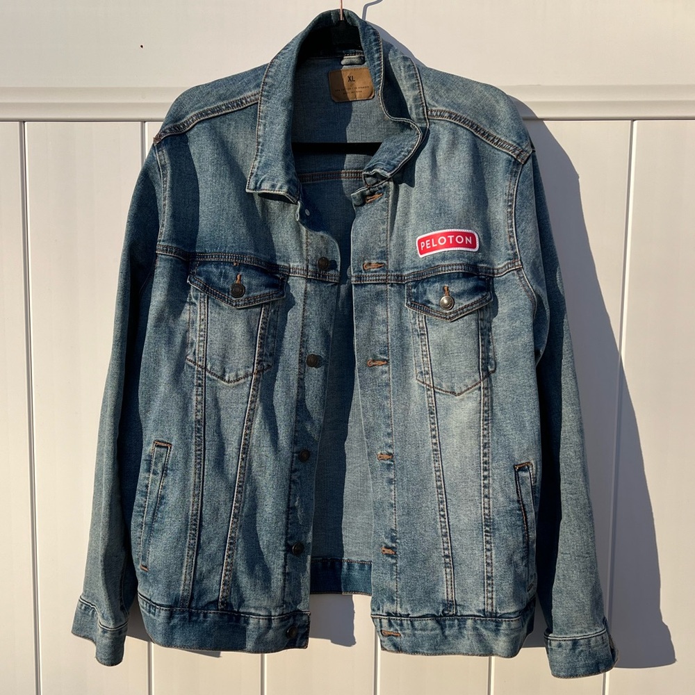 RARE Limited Edition Peloton Denim Jean Jacket Patches Men’s Size XL